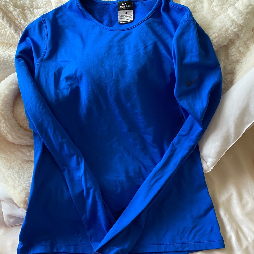 Size large Nike dry fit blue top
